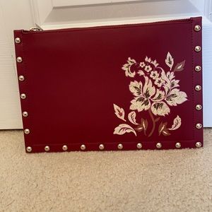 WHITE HOUSE BLACK MARKET CLUTCH